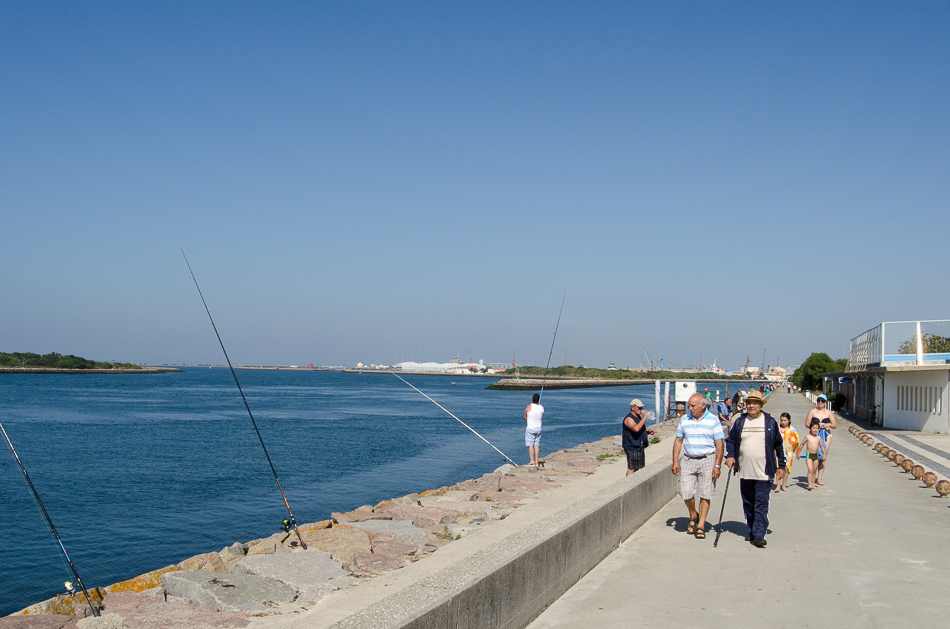 promenade at Barra beach