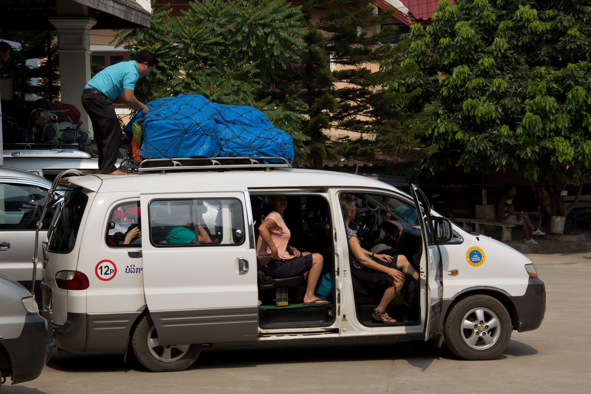 Full minivan to Vang Vieng