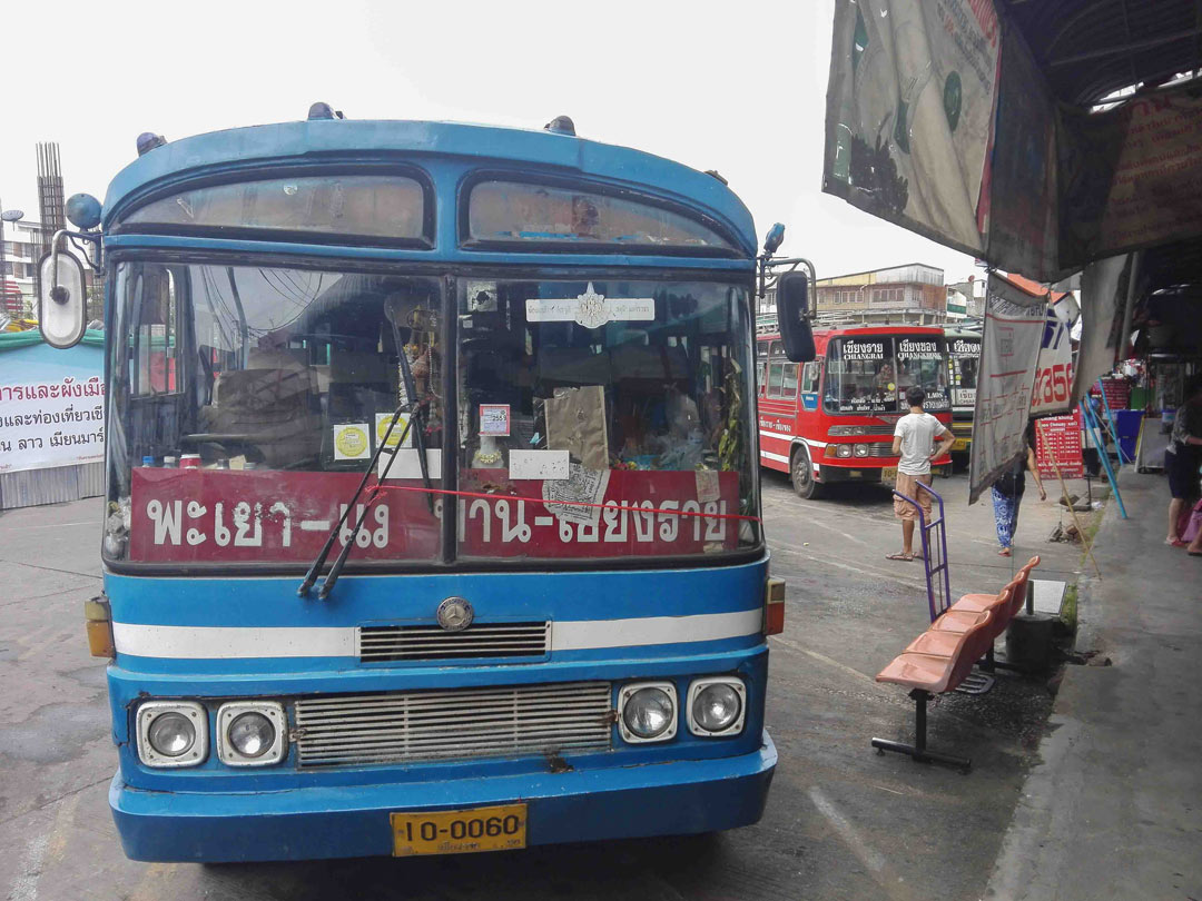 Public blue bus to Wat Rong Khun