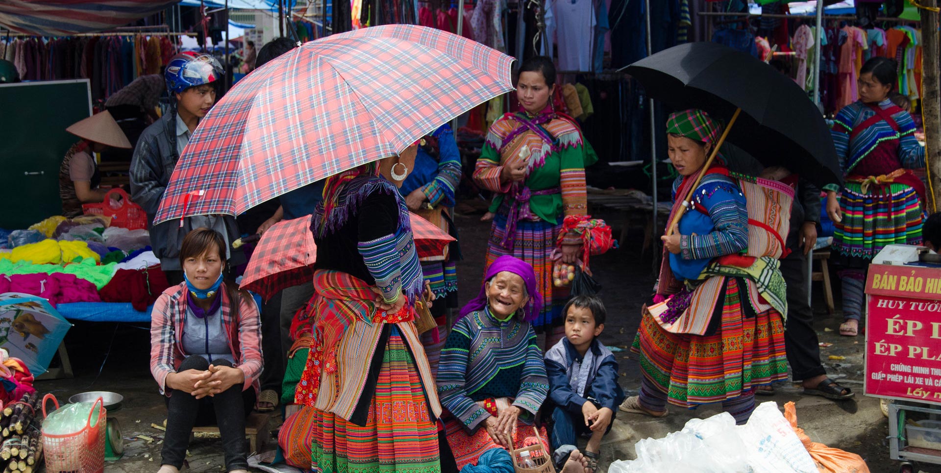 Hmong women at the Bac Ha market